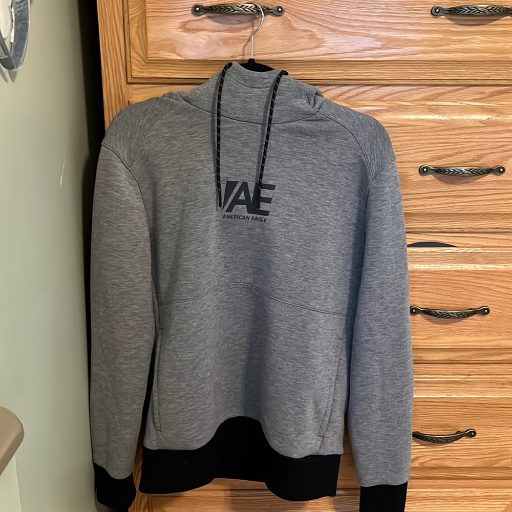 American Eagle Men’s Gray Sweatshirt Small